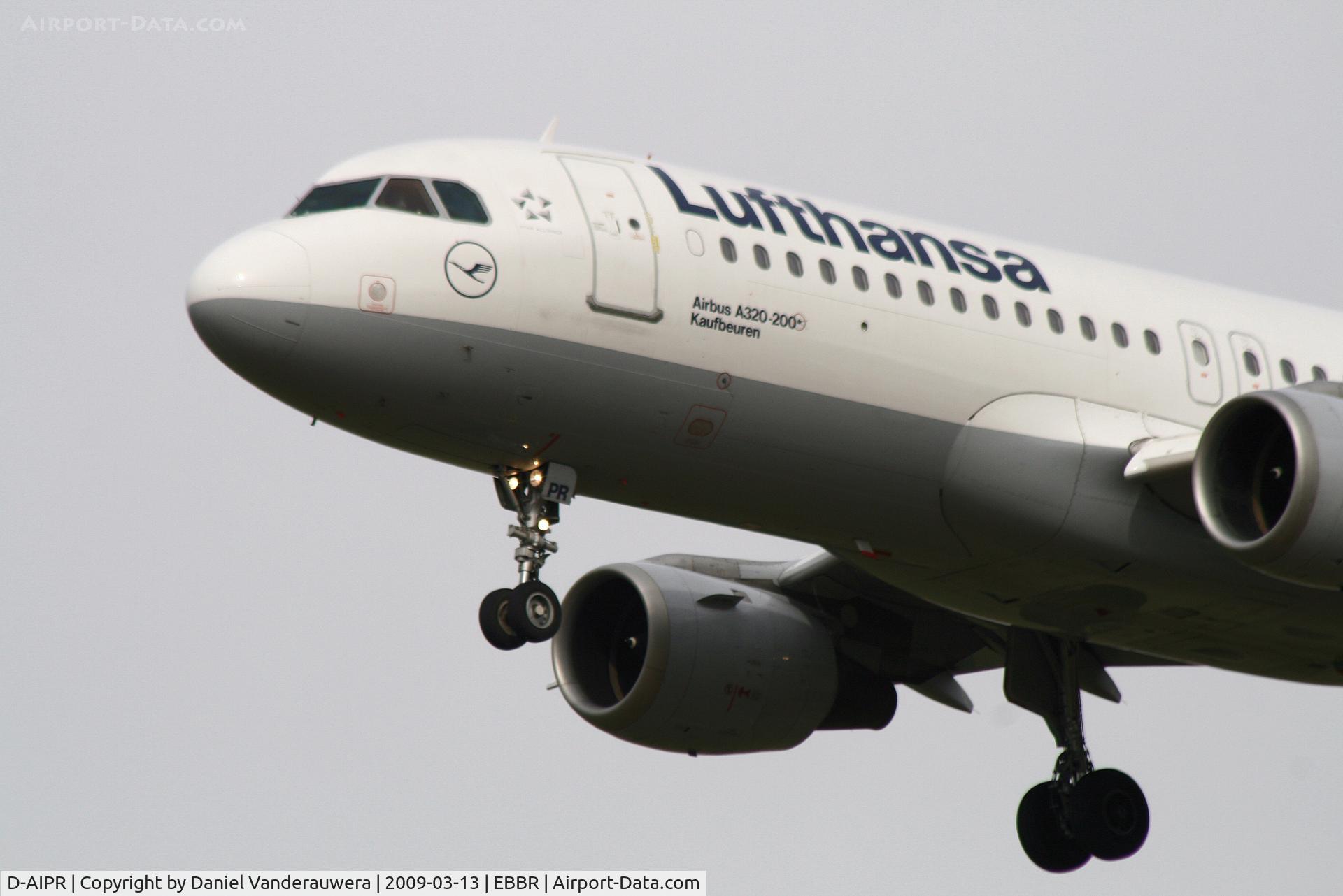 D-AIPR, 1990 Airbus A320-211 C/N 111, descending to rwy 25L