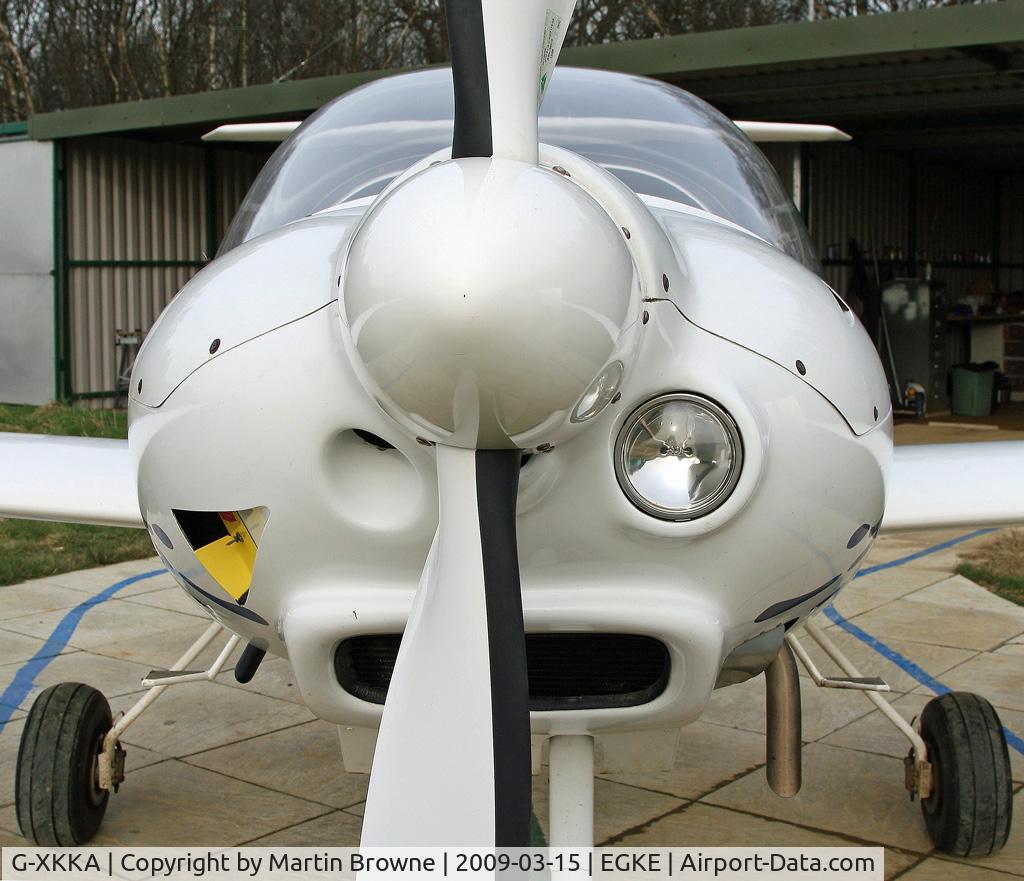 G-XKKA, 2000 Diamond HK-36TTC Super Dimona C/N 36677, Head on view