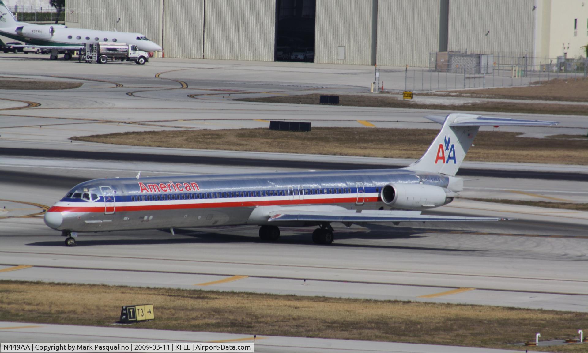 N449AA, 1987 McDonnell Douglas MD-82 (DC-9-82) C/N 49475, MD-82