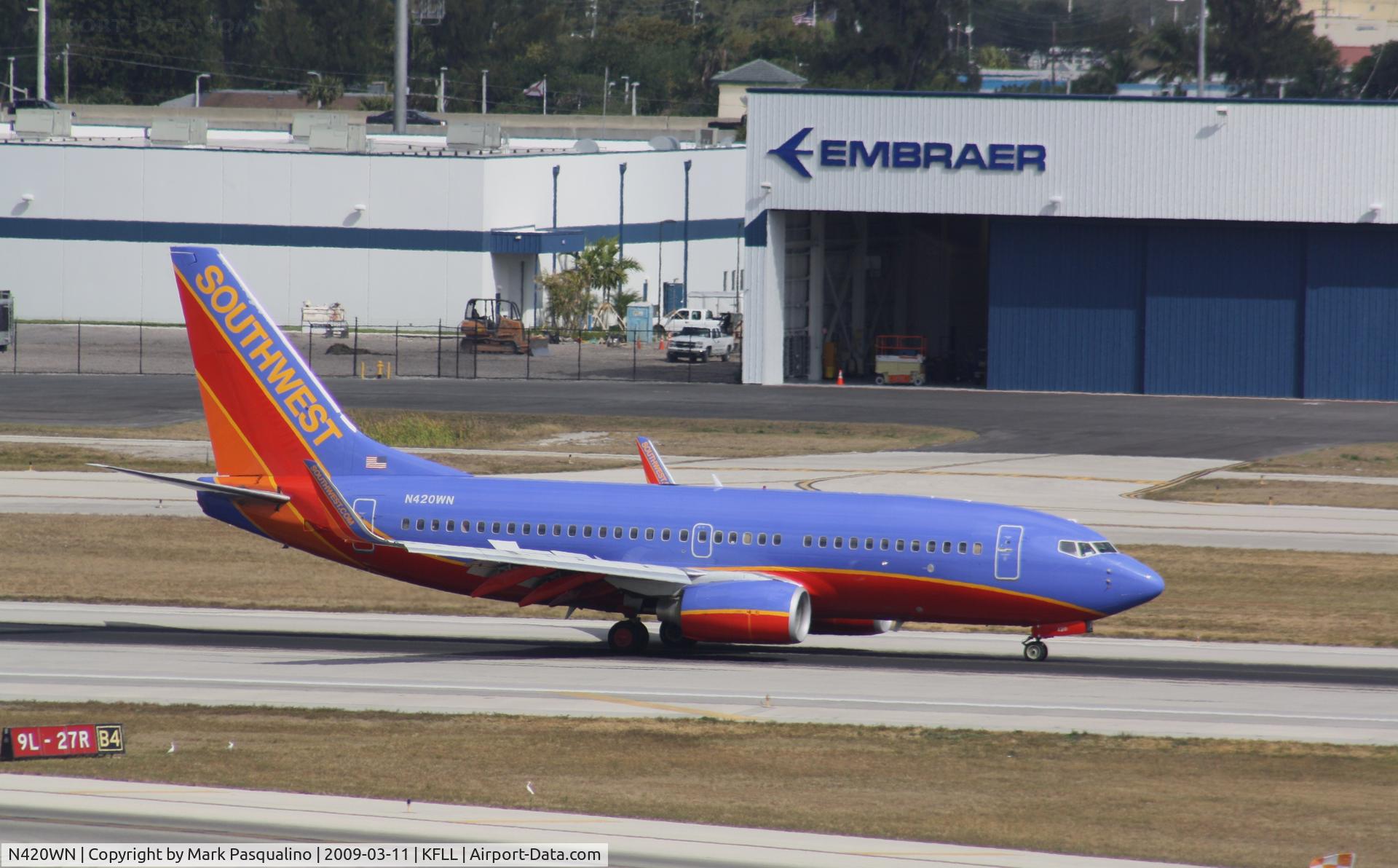 N420WN, 2001 Boeing 737-7H4 C/N 29825, Boeing 737-700