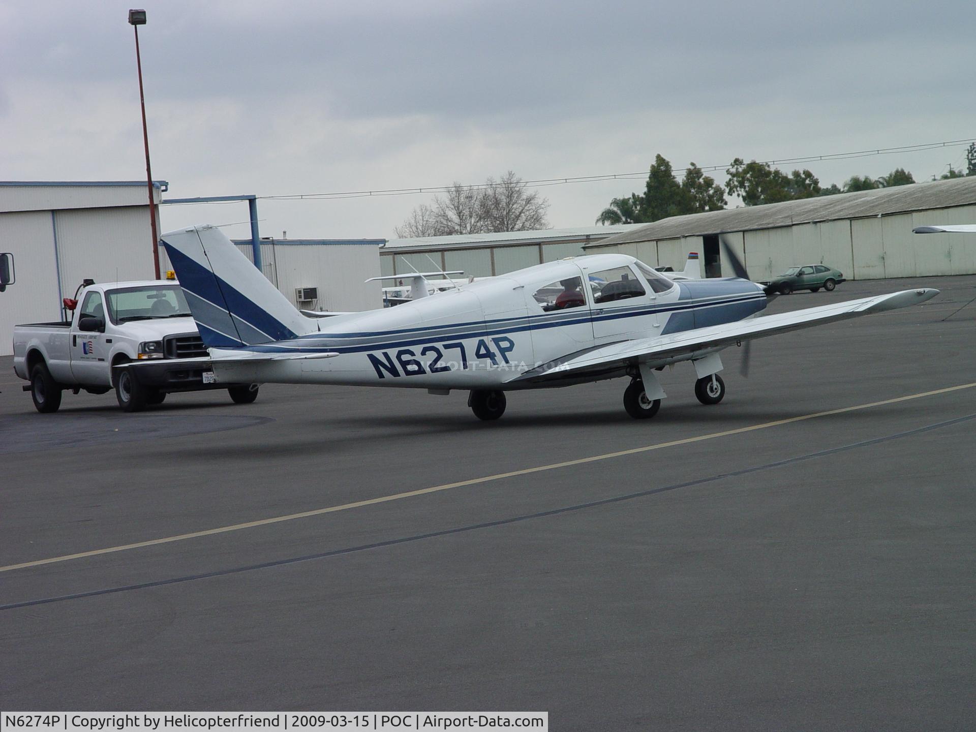 N6274P, 1959 Piper PA-24-250 Comanche C/N 24-1383, Taxiing into transient parking area