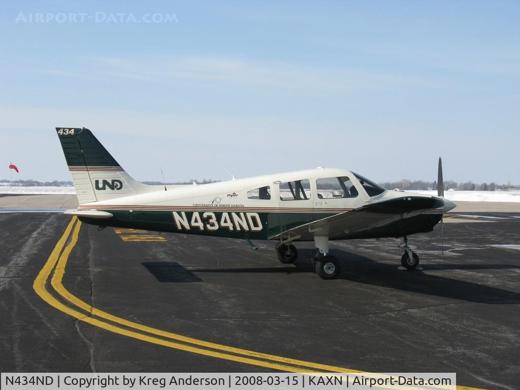 N434ND, 2006 Piper PA-28-161 C/N 2842269, At the fuel pump.