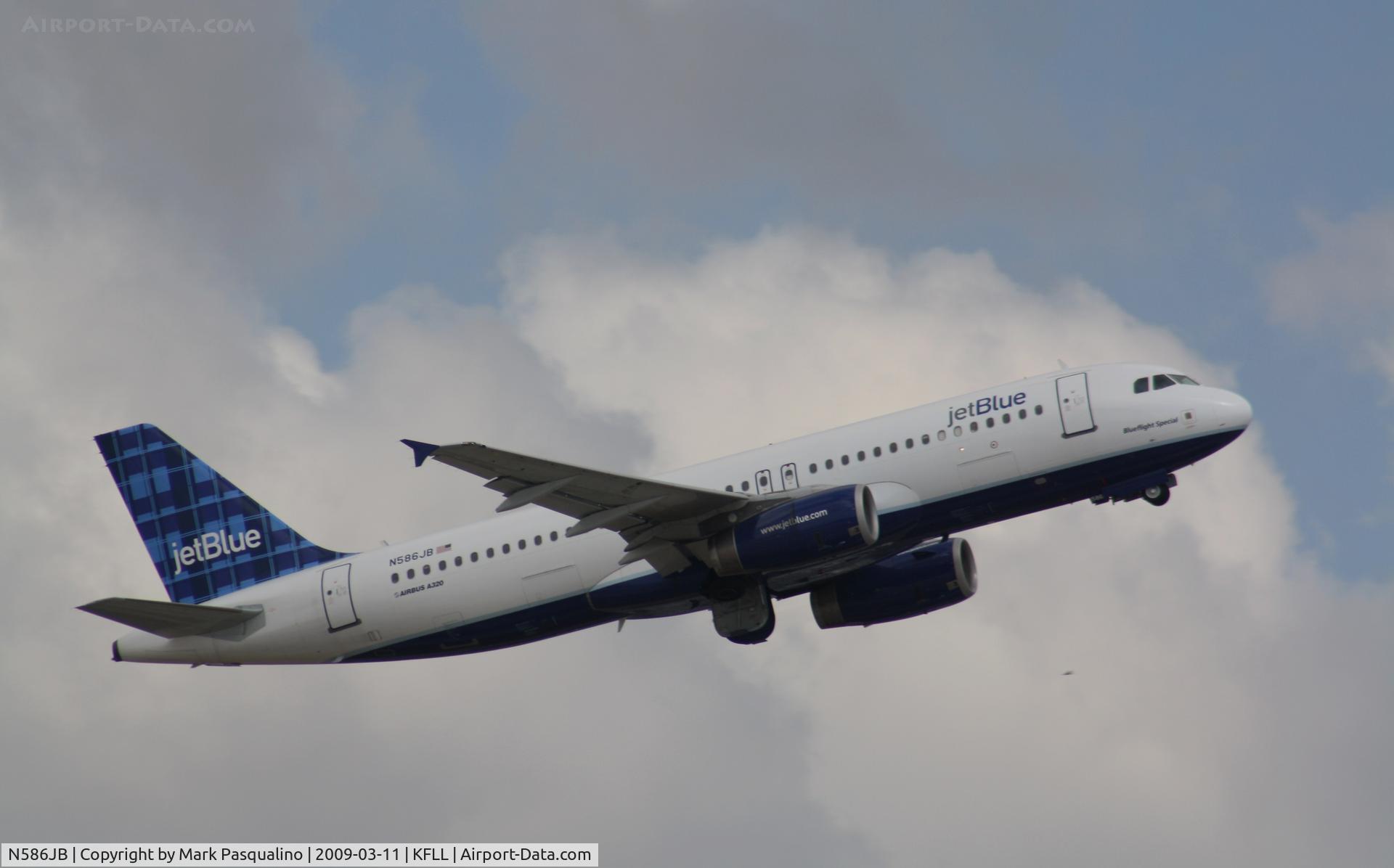 N586JB, 2004 Airbus A320-232 C/N 2160, Airbus A320