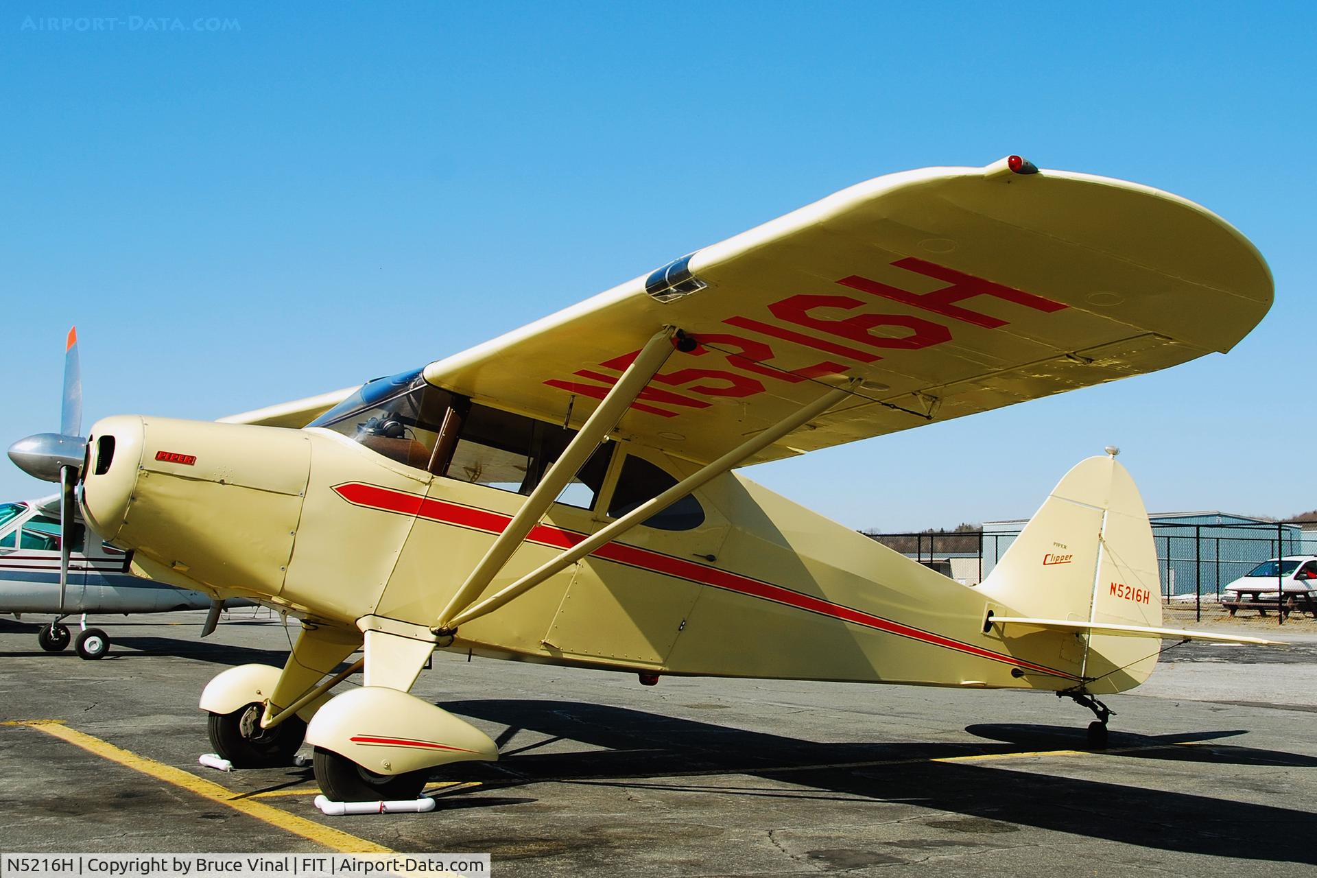 N5216H, 1944 Piper PA-16 Clipper C/N 16-18, A Nice Clipper at FIT