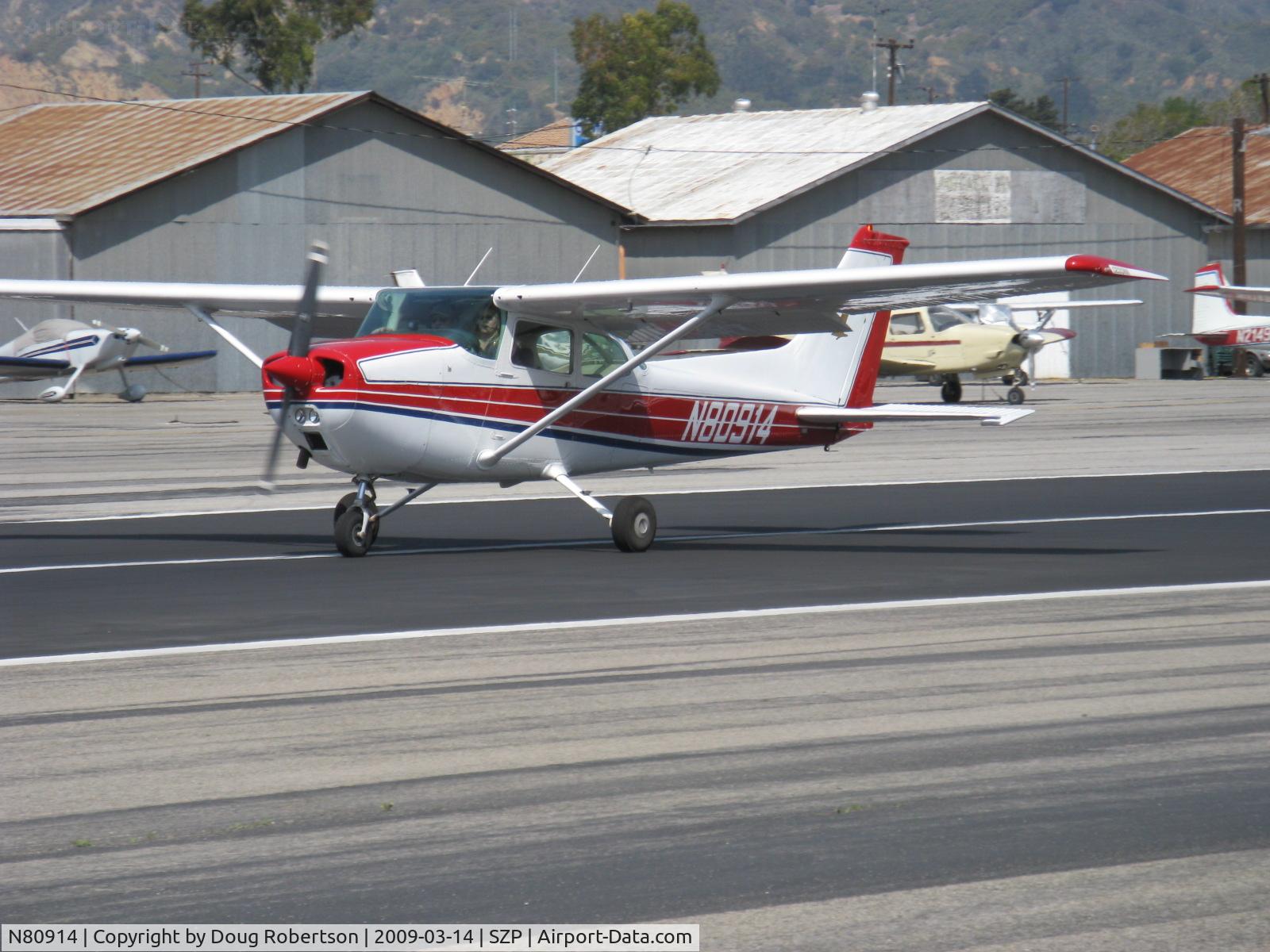 N80914, 1976 Cessna 172M C/N 17266799, 1976 Cessna 172M, Lycoming O-320-E2D 150 Hp, landing roll Rwy 22