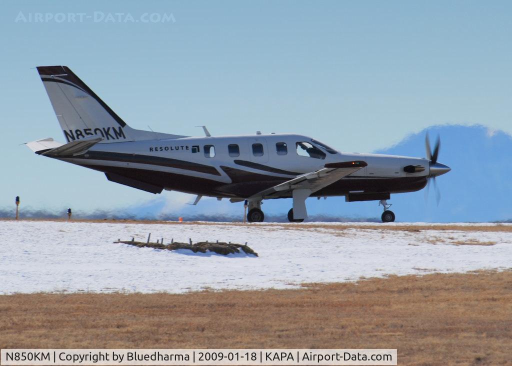 N850KM, 2007 Socata TBM-700 C/N 407, Position and Hold for 17L.