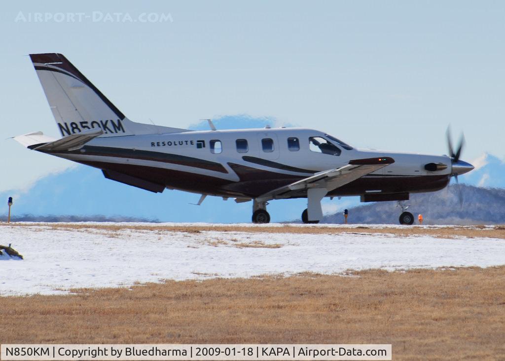 N850KM, 2007 Socata TBM-700 C/N 407, Position and Hold for 17L.
