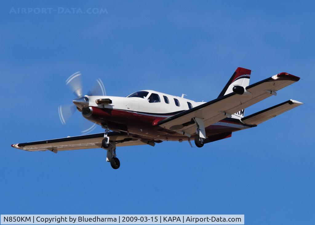 N850KM, 2007 Socata TBM-700 C/N 407, On final approach to 17L.