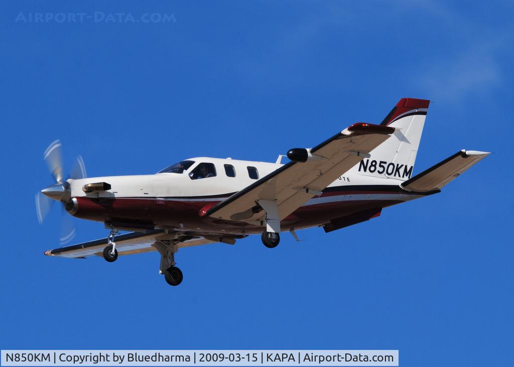 N850KM, 2007 Socata TBM-700 C/N 407, On final approach to 17L.