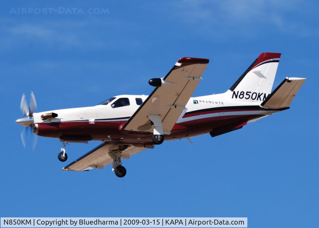 N850KM, 2007 Socata TBM-700 C/N 407, On final approach to 17L.