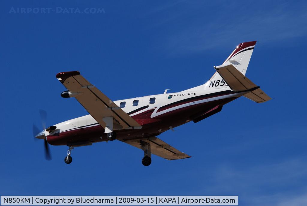 N850KM, 2007 Socata TBM-700 C/N 407, On final approach to 17L.