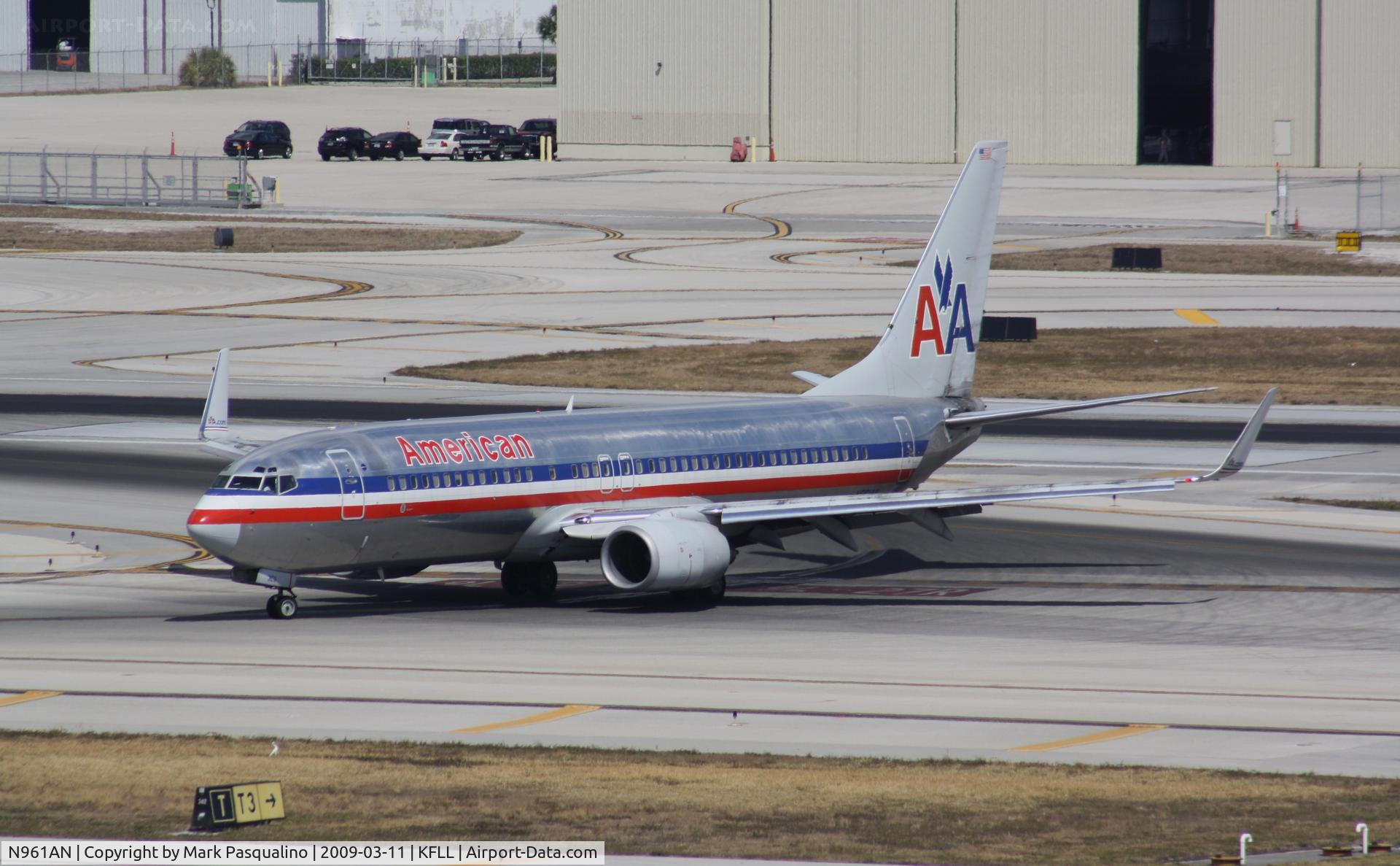 N961AN, 2001 Boeing 737-823 C/N 30092, Boeing 737-800