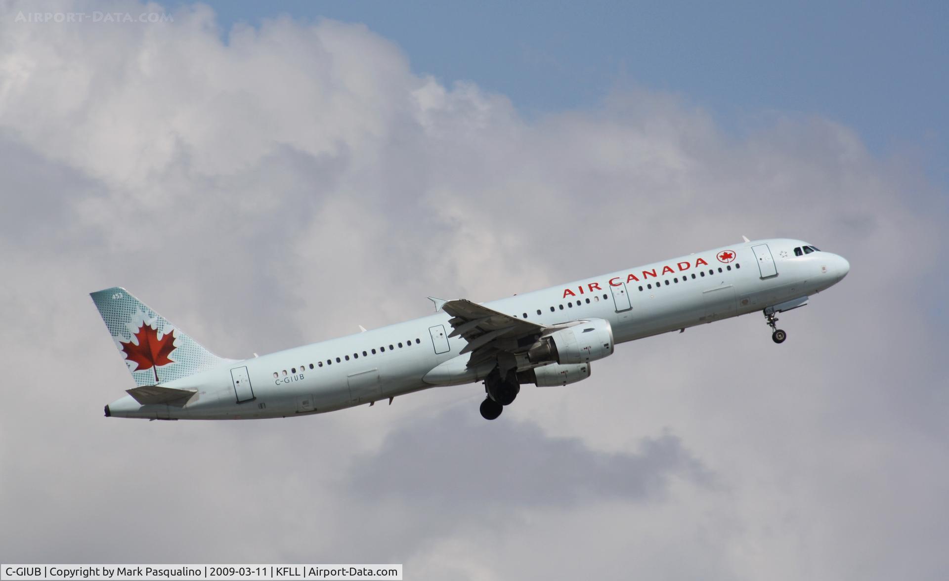 C-GIUB, 2001 Airbus A321-211 C/N 1623, Airbus A321-200