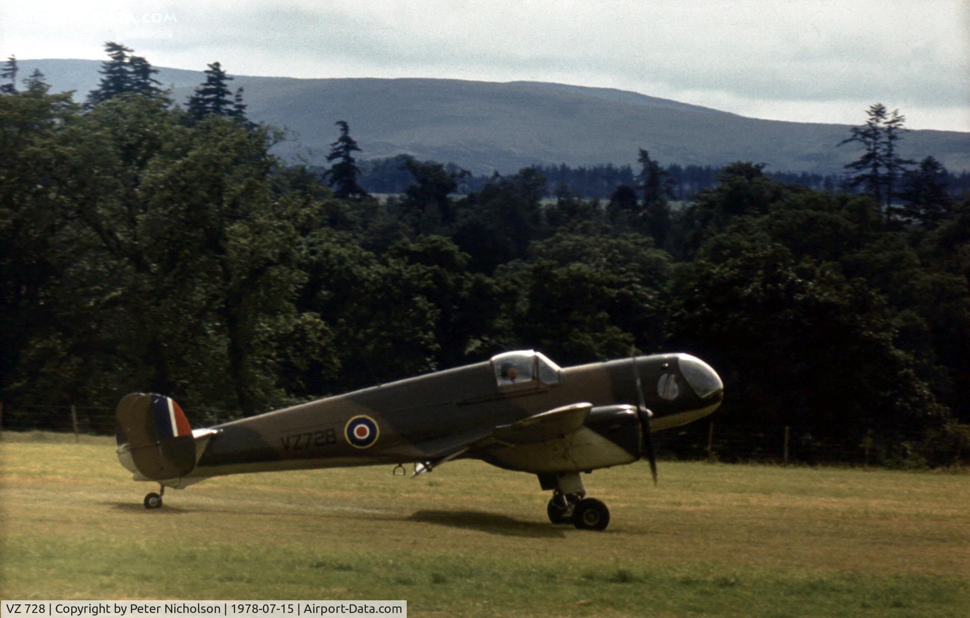 VZ 728, Reid And Sigrist Ltd RS.4 Desford Trainer C/N 03, Preparing for take-off at the 1978 Strathallan Open Day.
