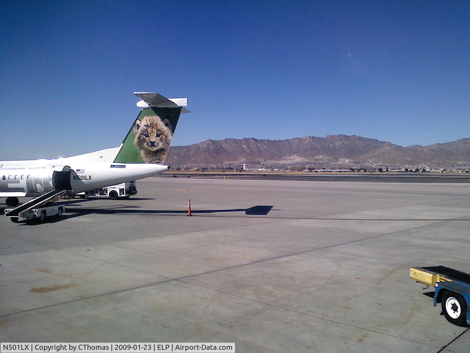 N501LX, 2007 Bombardier DHC-8-402 Dash 8 C/N 4165, ELP gate loading bags.