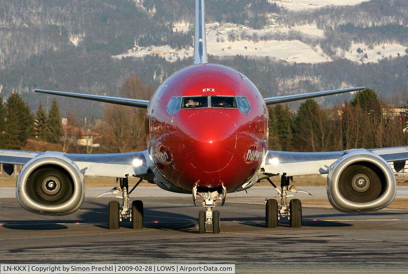 LN-KKX, 1998 Boeing 737-33S C/N 29072, LN-KKX @ Salzburg Airport
