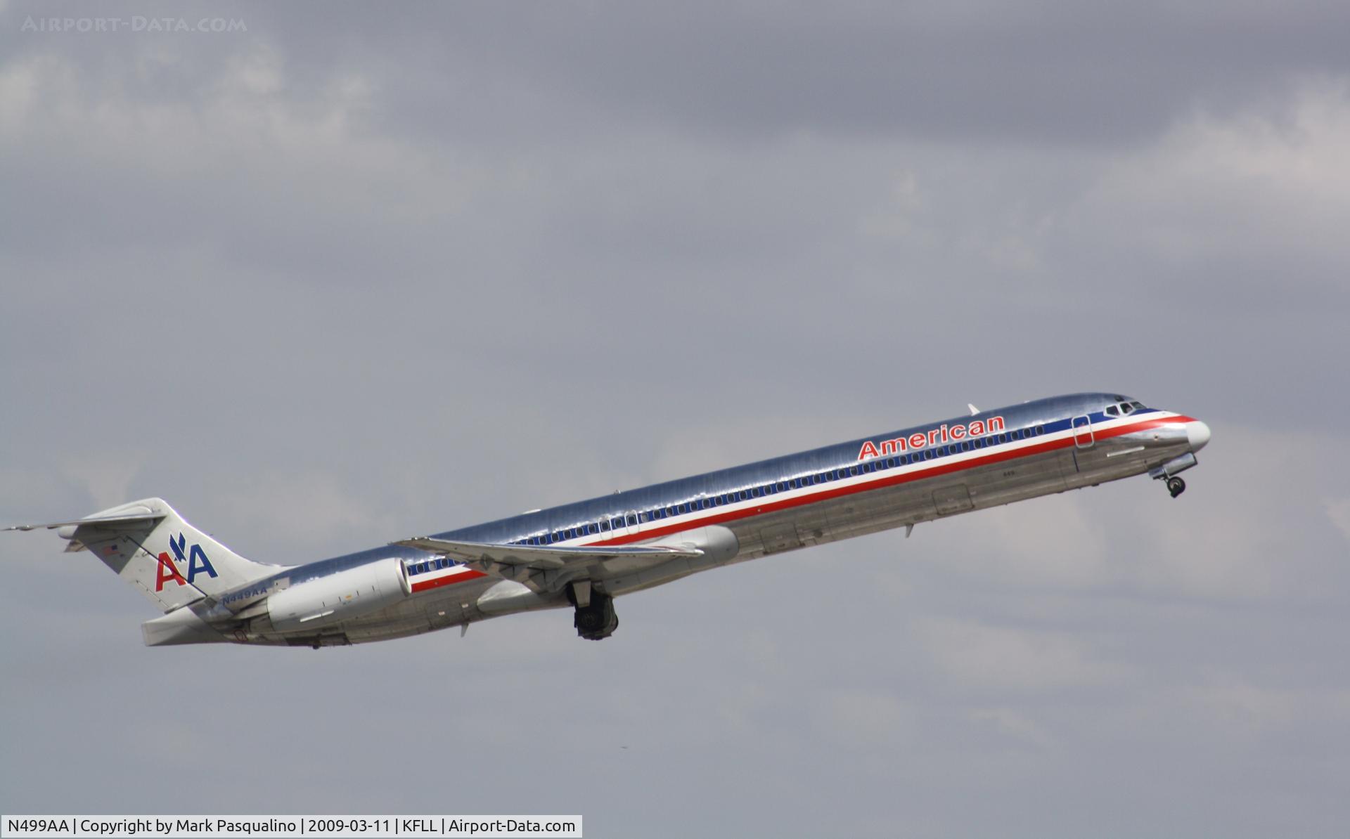 N499AA, 1989 McDonnell Douglas MD-82 (DC-9-82) C/N 49737, MD-82