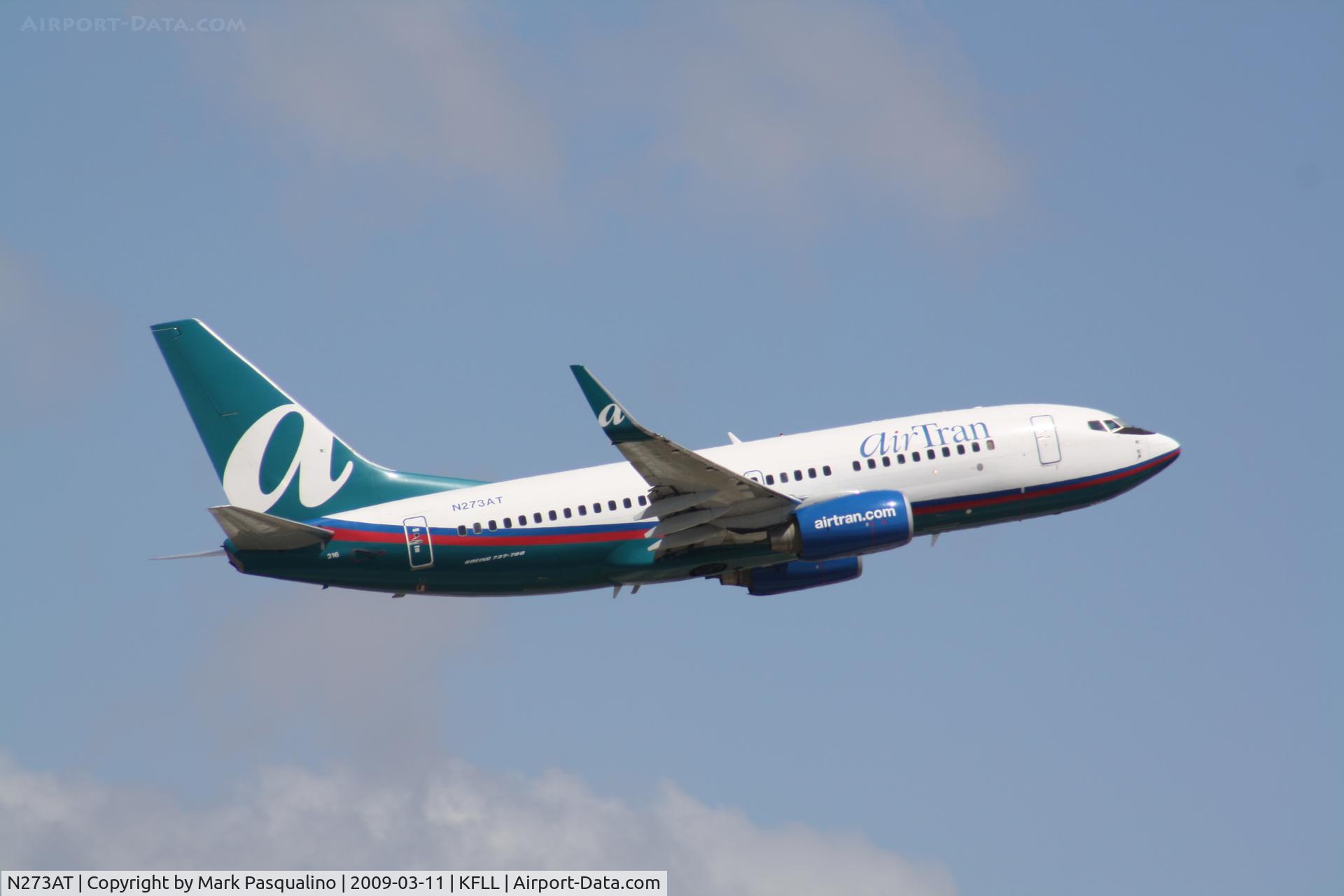 N273AT, 2005 Boeing 737-76N C/N 32662, Boeing 737-700