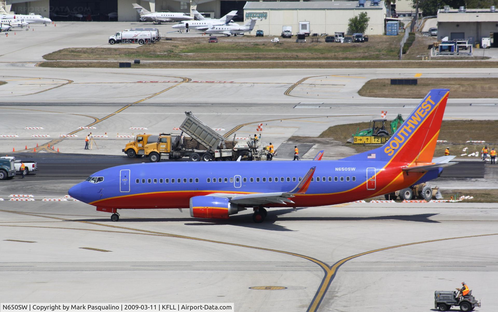 N650SW, 1997 Boeing 737-3H4 C/N 27720, Boeing 737-300