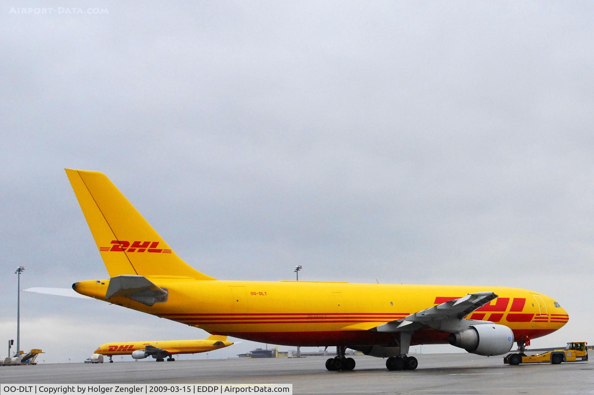 OO-DLT, 1983 Airbus A300B4-203(F) C/N 250, Get pushed out for take-off