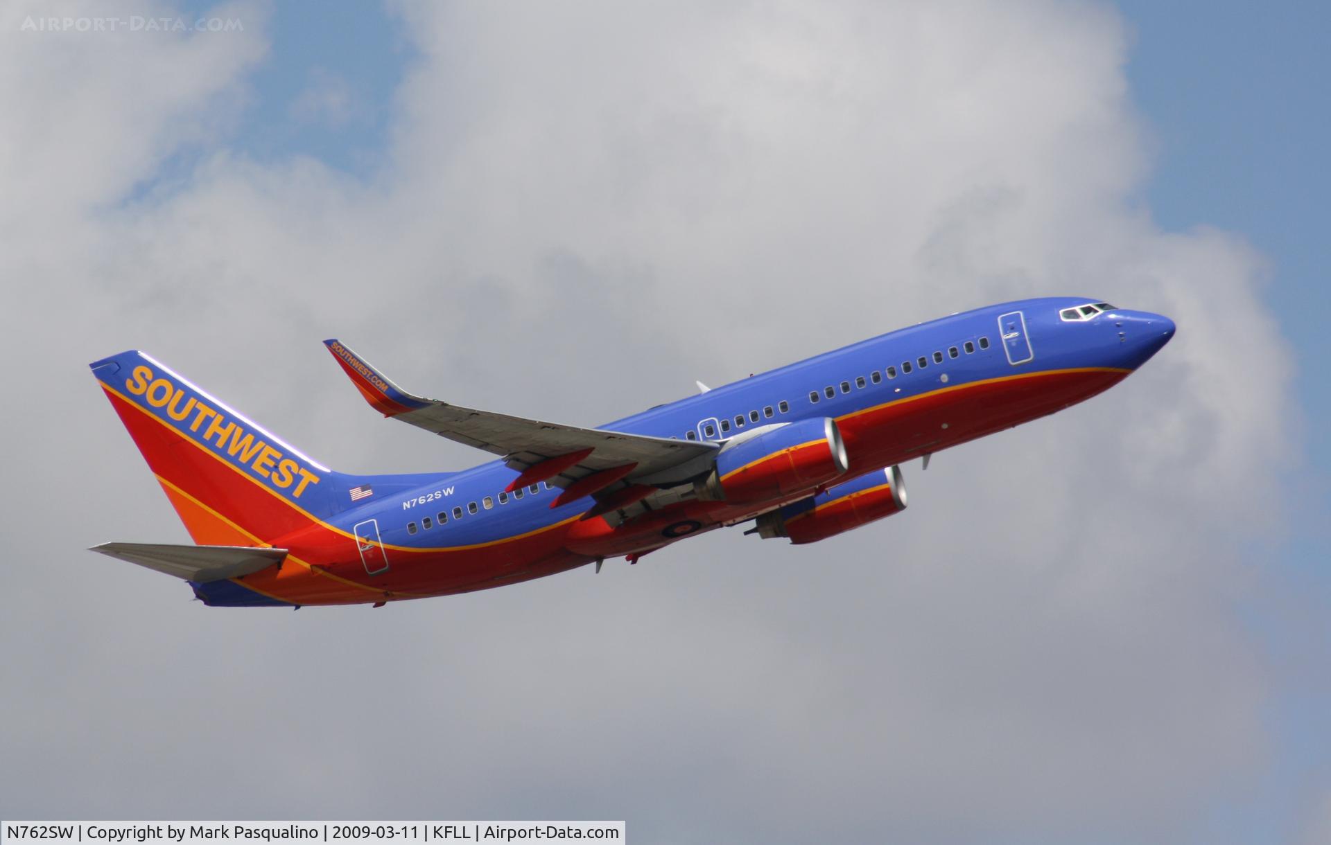 N762SW, 2000 Boeing 737-7H4 C/N 27876, Boeing 737-700