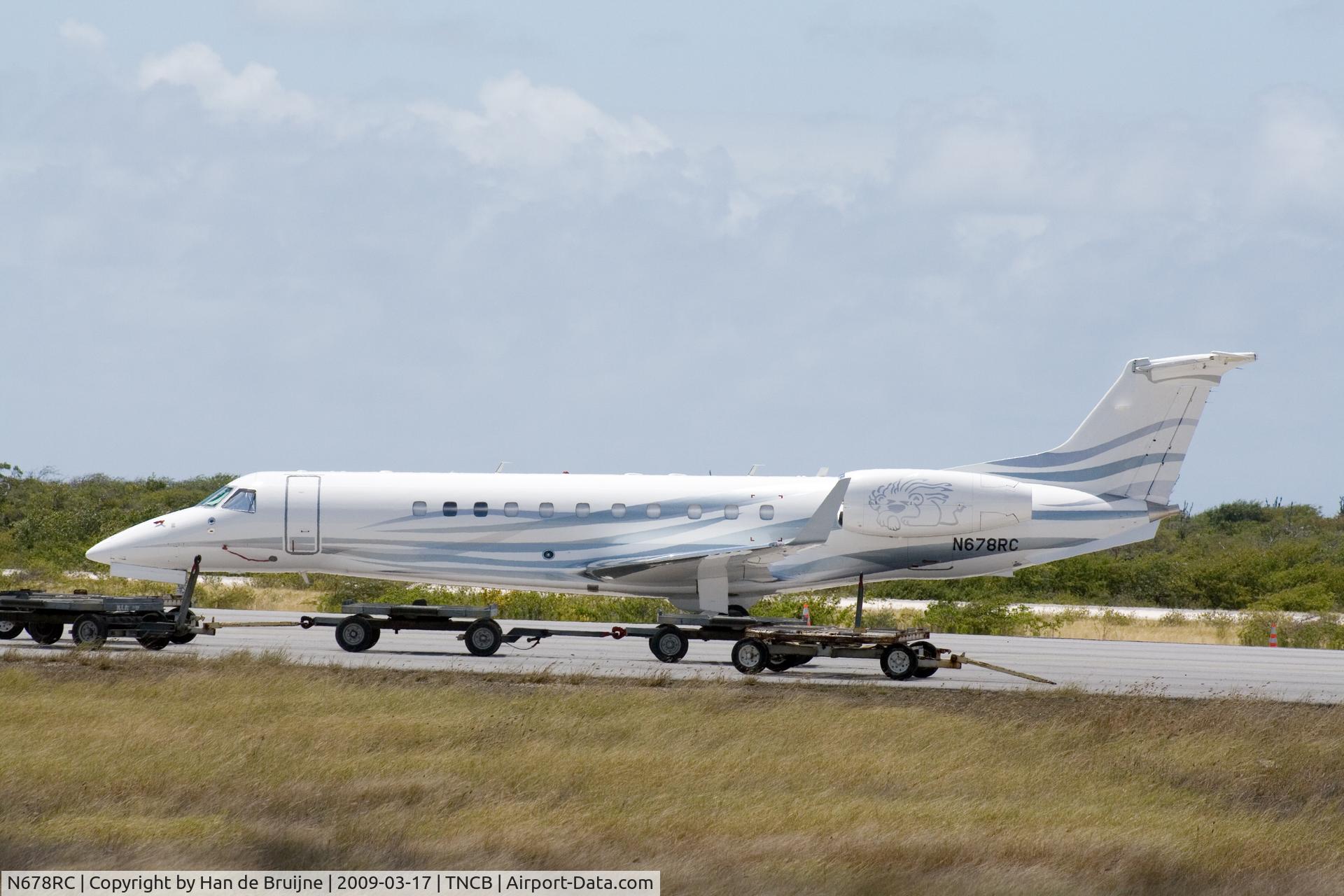 N678RC, 2008 Embraer EMB-135BJ Legacy C/N 14501064, Airplane on platform Flamingo Airport