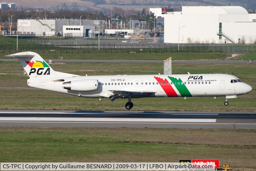 CS-TPC, 1990 Fokker 100 (F-28-0100) C/N 11287, Landing 14R