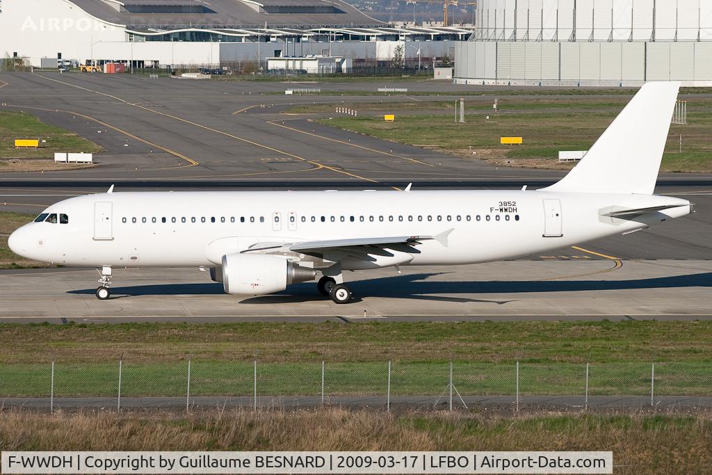F-WWDH, 2009 Airbus A320-214 C/N 3852, Was supposed to be the first aircraft to go out of Tianjin Airbus factory, and go to China Eastern. What happened ?