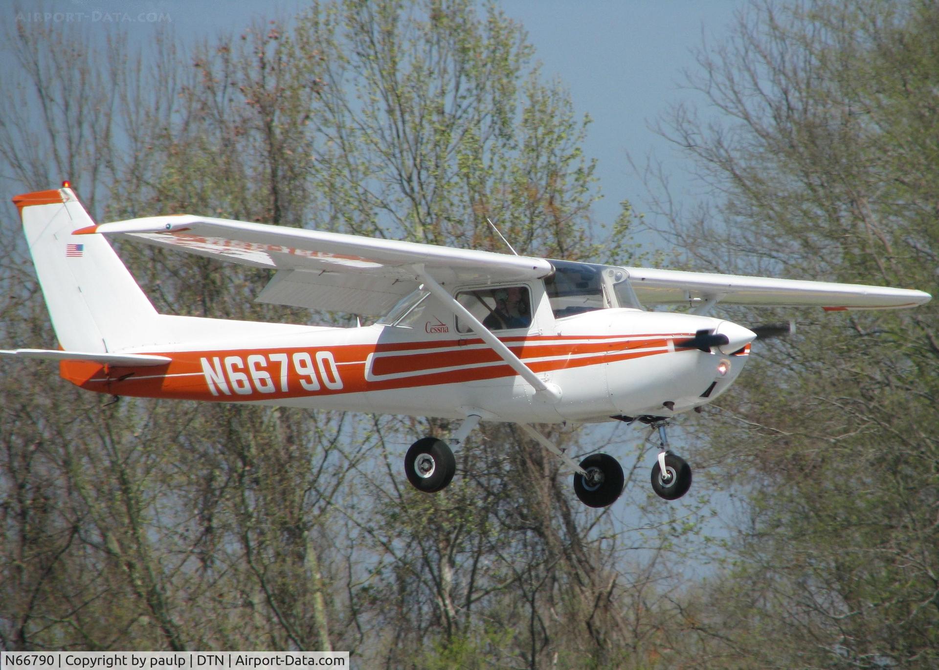 N66790, 1974 Cessna 150M C/N 15076283, Doing some touch and goes at the Shreveport Downtown airport.