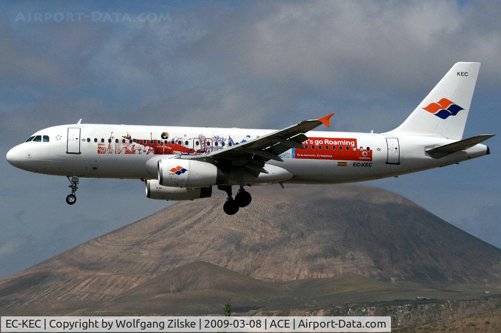 EC-KEC, 2000 Airbus A320-232 C/N 1183, visitor