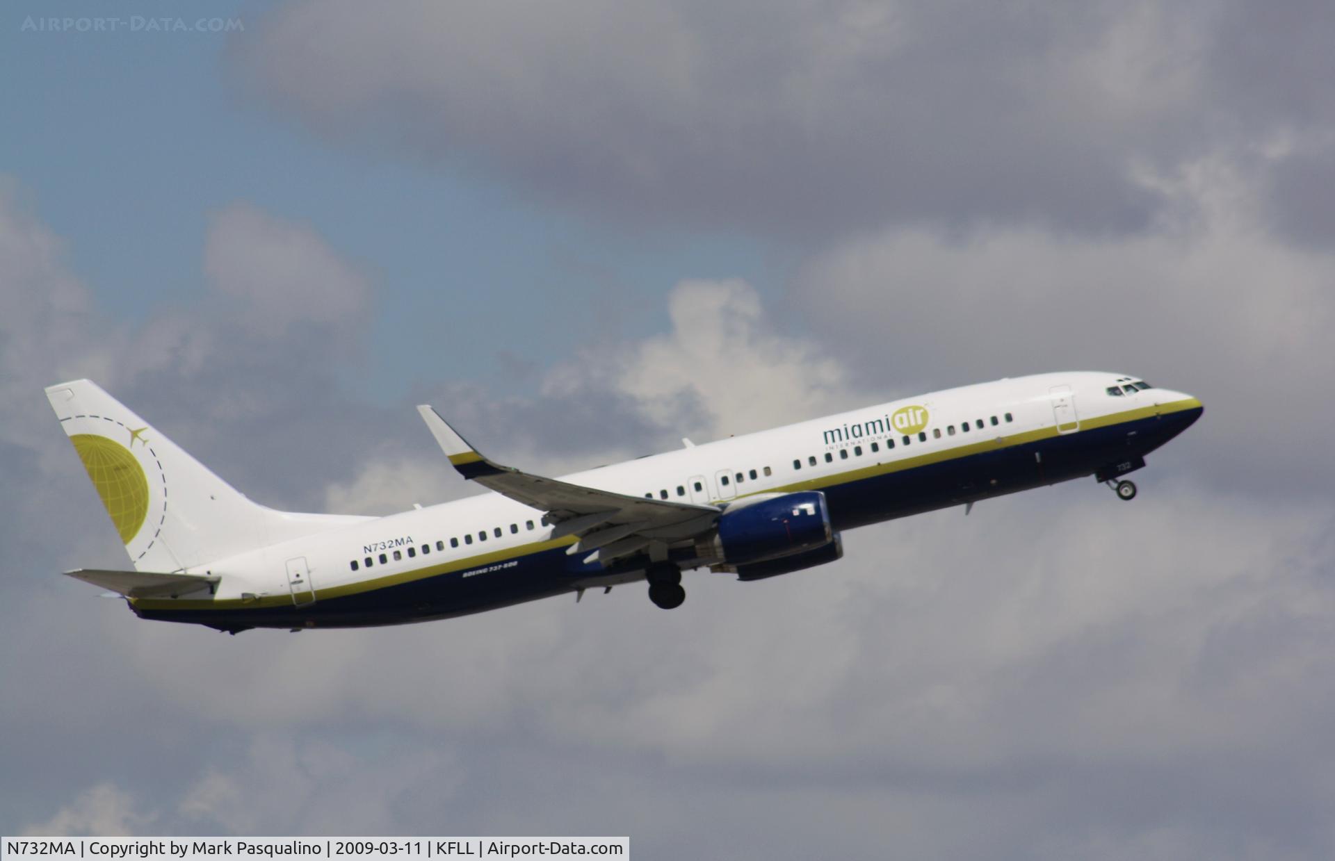 N732MA, 2001 Boeing 737-81Q C/N 30618, Boeing 737-800