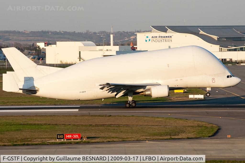 F-GSTF, 2000 Airbus A300B4-608ST Super Transporter C/N 796, Landing 14R