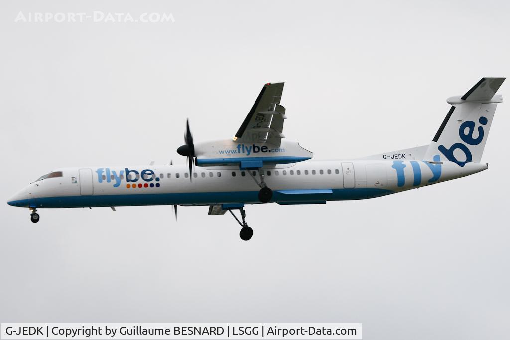 G-JEDK, 2002 De Havilland Canada DHC-8-402Q Dash 8 C/N 4065, Landing 05