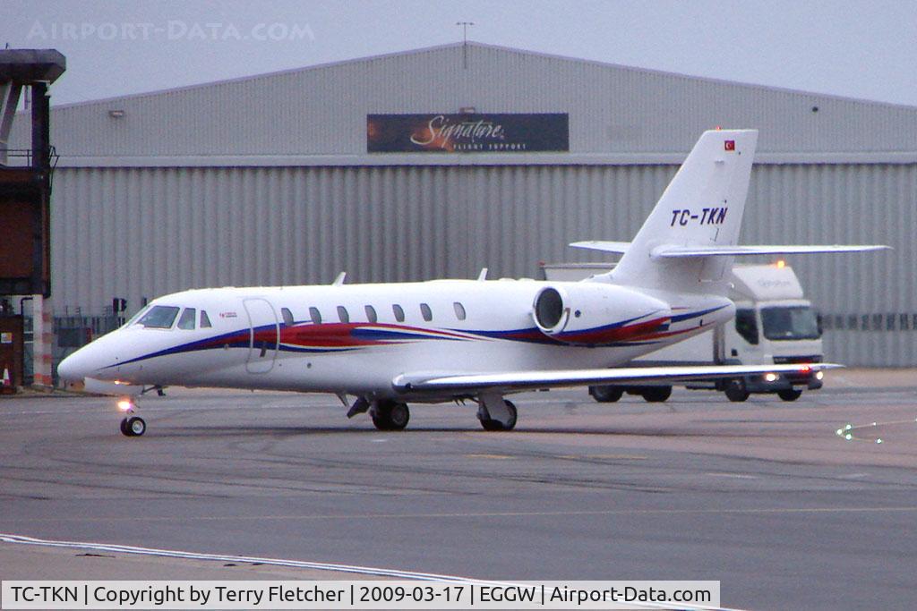 TC-TKN, 2007 Cessna 680 Citation Sovereign C/N 680-0174, Turkish Cessna 680 Sovereign taxies in at Luton