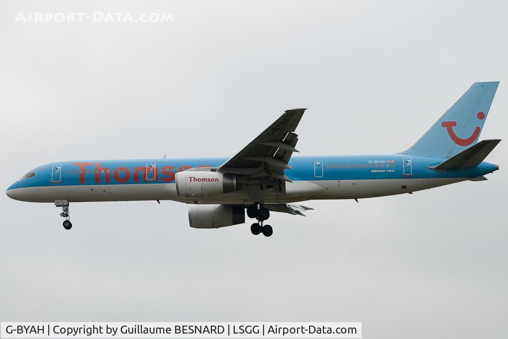 G-BYAH, 1992 Boeing 757-204 C/N 26966, Landing 05