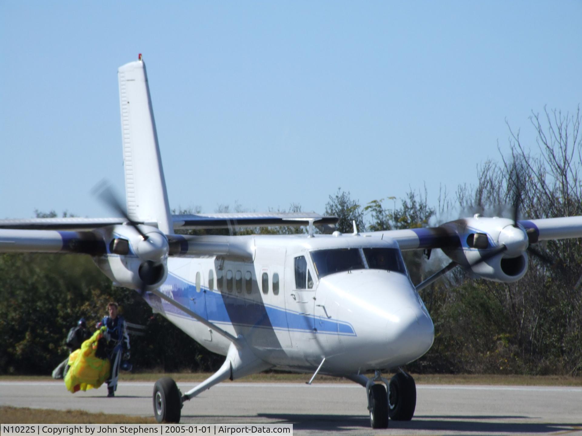 N1022S, 1967 De Havilland Canada DHC-6-100 Twin Otter C/N 79, Lake Wales