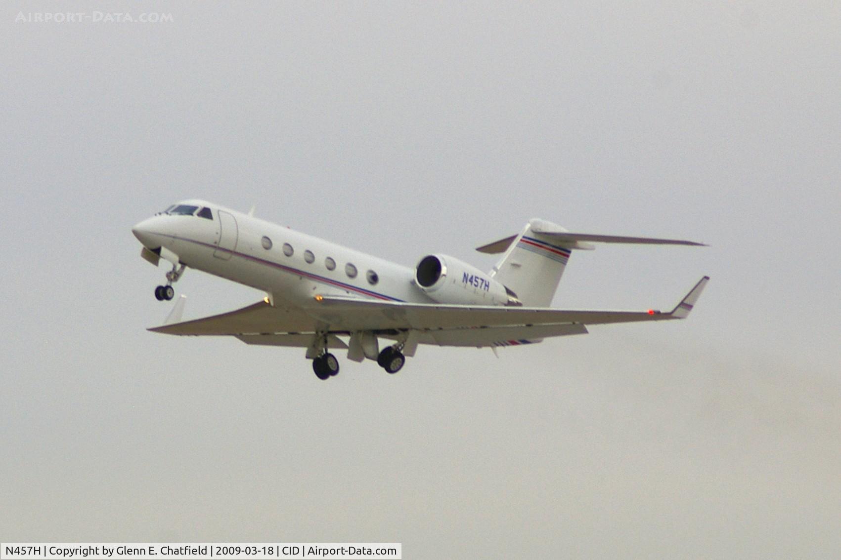 N457H, 2001 Gulfstream Aerospace G-IV C/N 1462, Departing Runway 9.