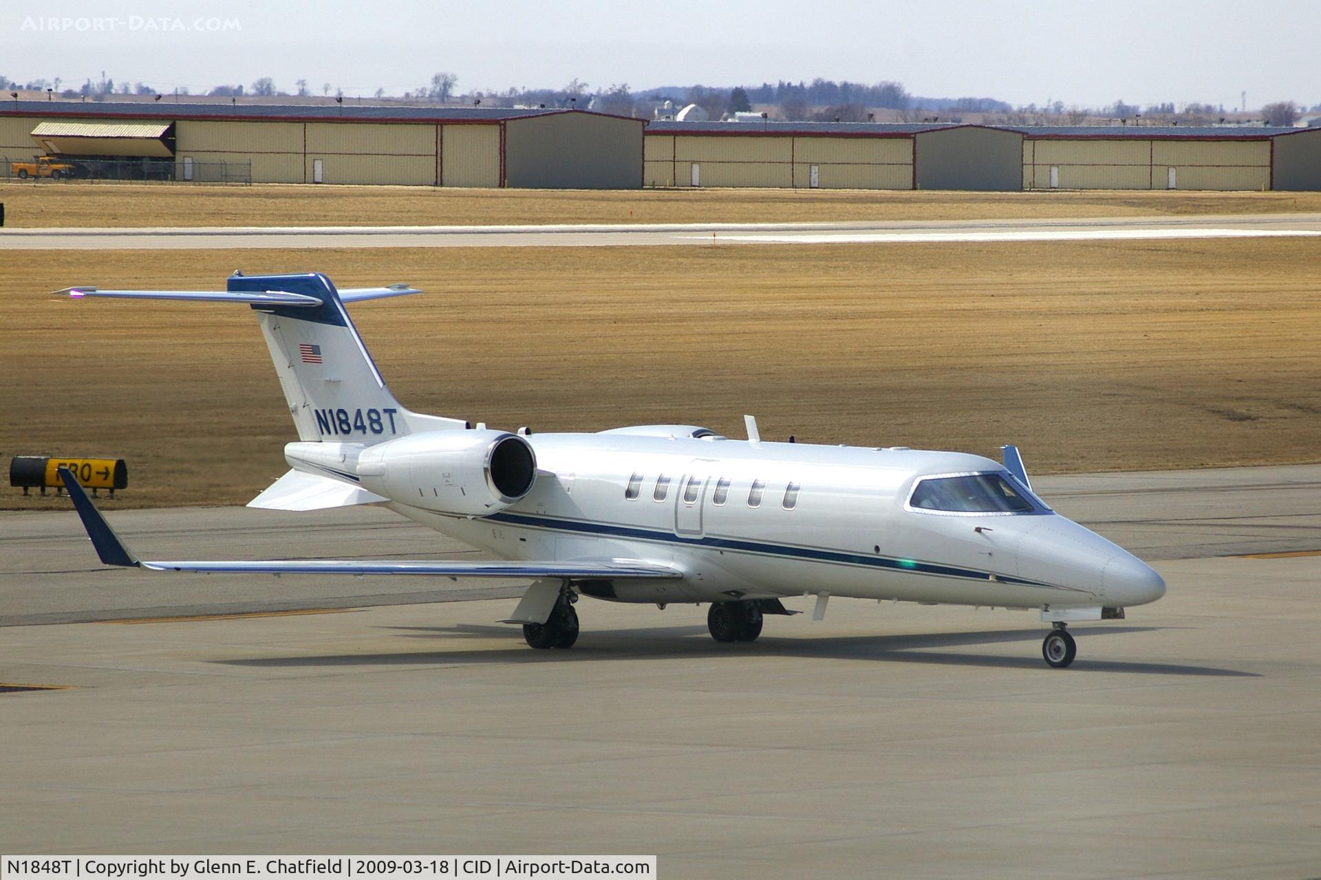 N1848T, 2005 Learjet 45 C/N 2035, Pulling into Landmark FBO from taxiway D