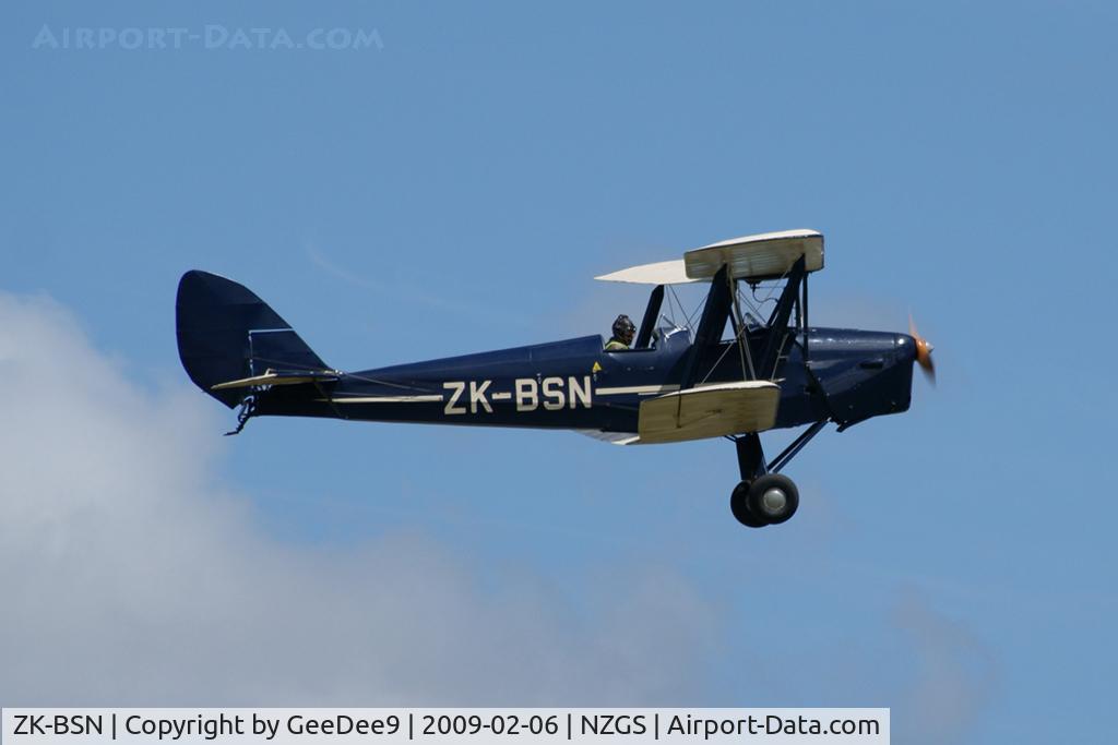 ZK-BSN, De Havilland Australia DH-82A Tiger Moth C/N DHA501, Air race at Gisborne Fly-In