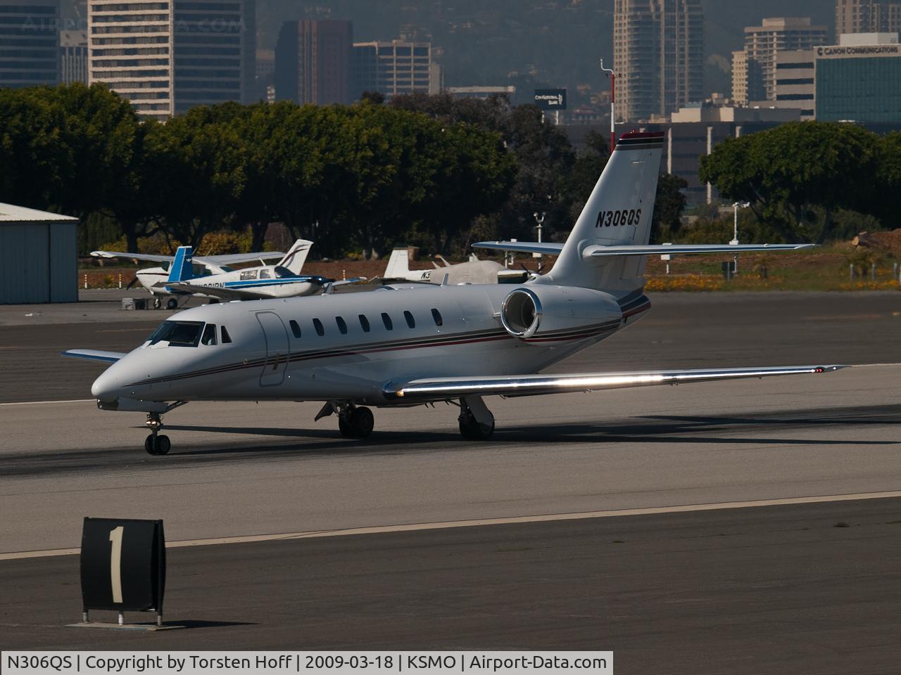 N306QS, 2008 Cessna 680 Citation Sovereign C/N 680-0207, N306QS departing from RWY 21