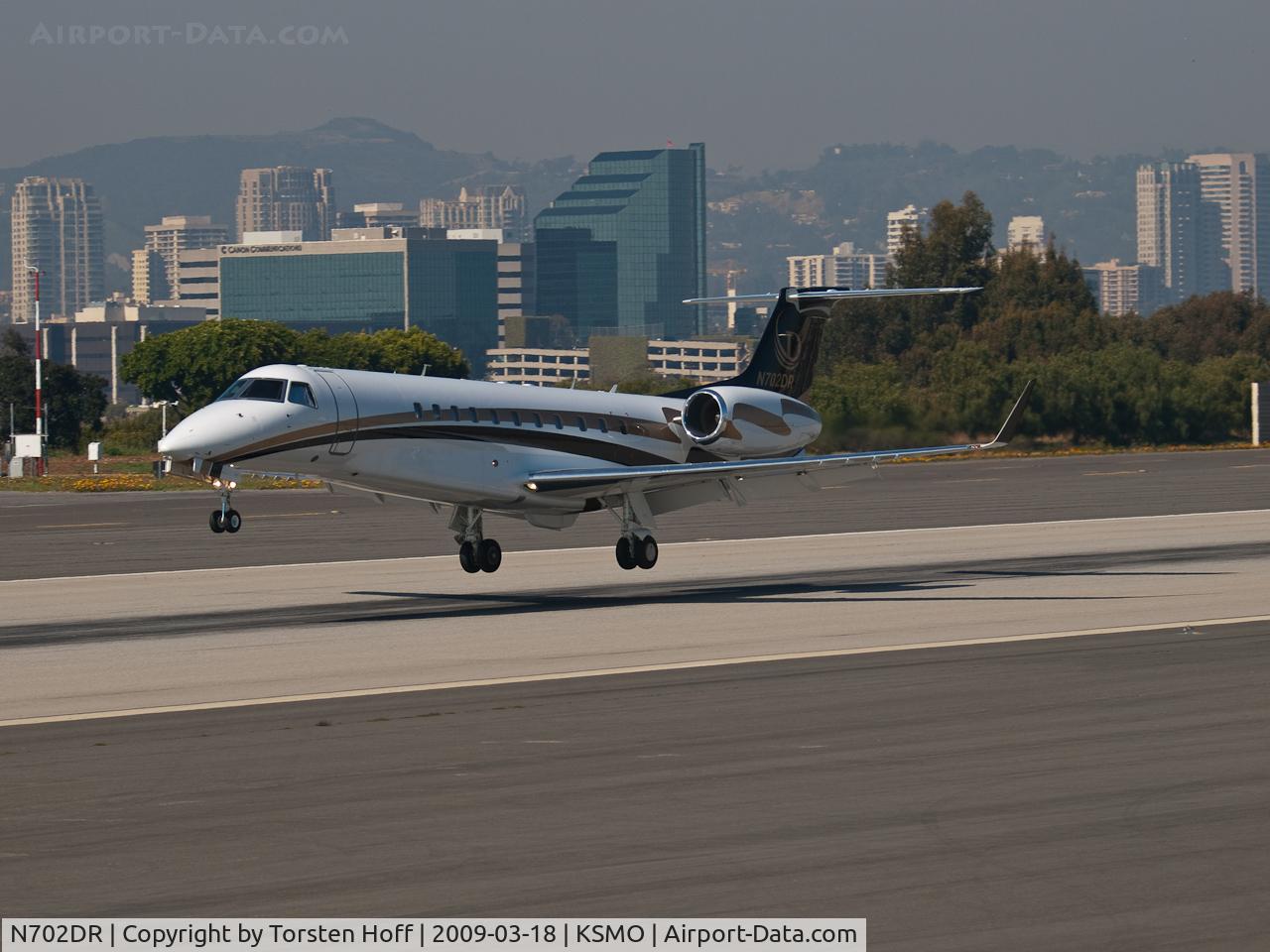 N702DR, 2005 Embraer EMB-135BJ Legacy C/N 14500925, N702DR arriving on RWY 21