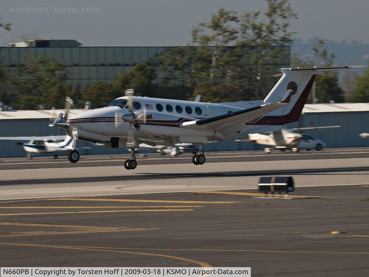 N660PB, 1990 Beech B200 King Air C/N BB-1364, N660PB arriving on RWY 21