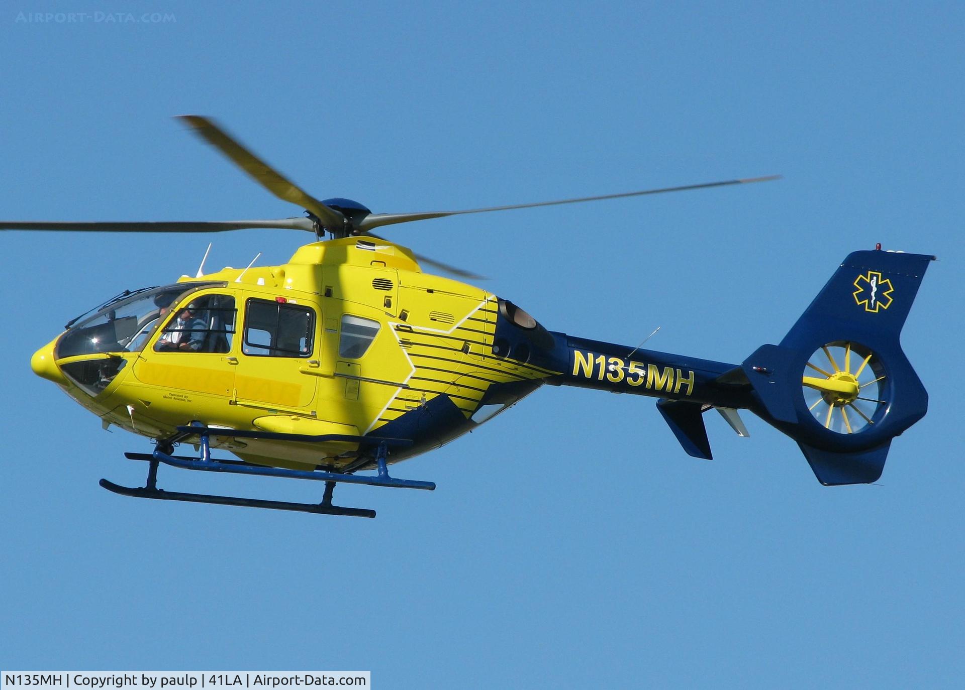N135MH, 2000 Eurocopter EC-135T-1 C/N 0131, Taking off from Metro Aviation near the Shreveport Downtown airport.