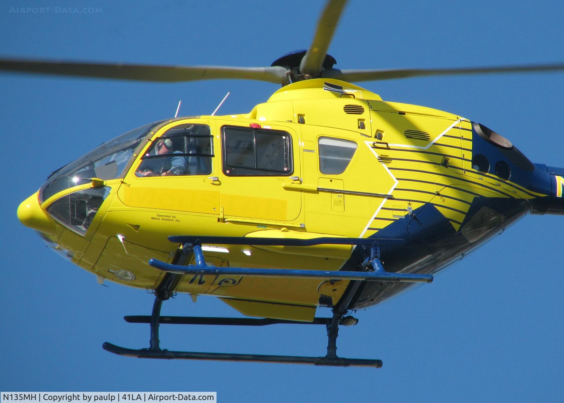 N135MH, 2000 Eurocopter EC-135T-1 C/N 0131, Taking off from Metro Aviation near the Shreveport Downtown airport.