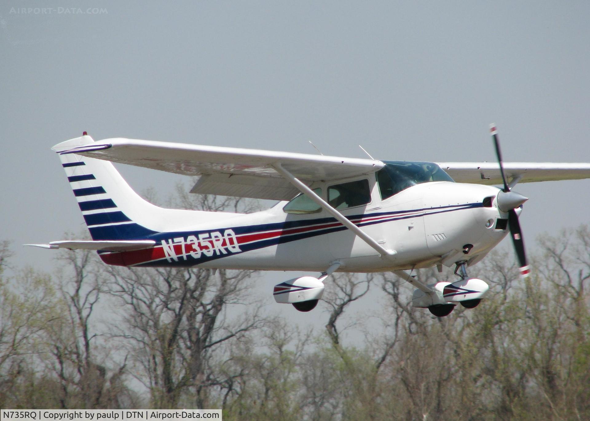 N735RQ, 1977 Cessna 182Q Skylane C/N 18265628, Landing at Downtown Shreveport.