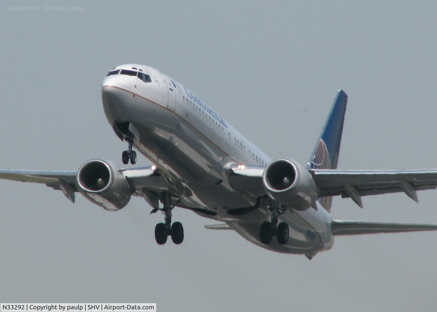 N33292, 2004 Boeing 737-824 C/N 33455, Taking off from runway 14 at the Shreveport Regional airport.