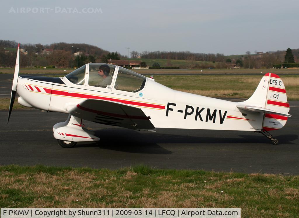 F-PKMV, Constructeur Amateur DF 5 C C/N 01, Rolling to the fuel ramp...