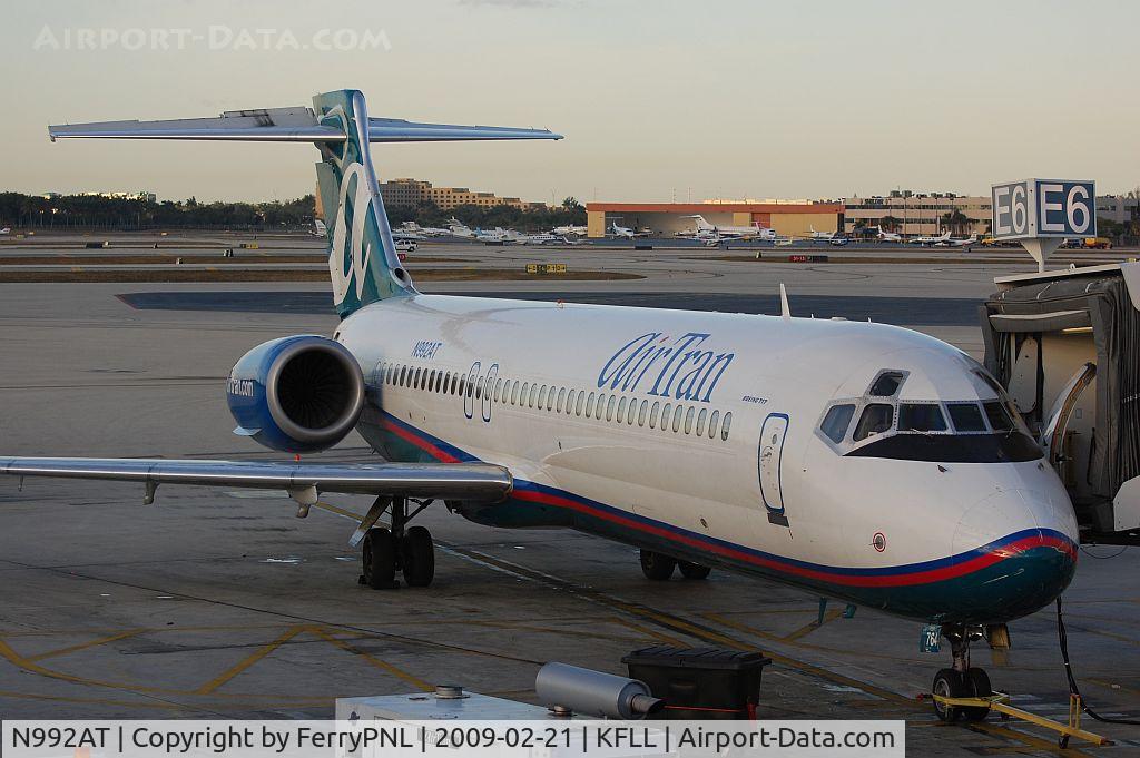 N992AT, 2002 Boeing 717-200 C/N 55136, B717 awaiting its 1st flight just after sunrise in Florida