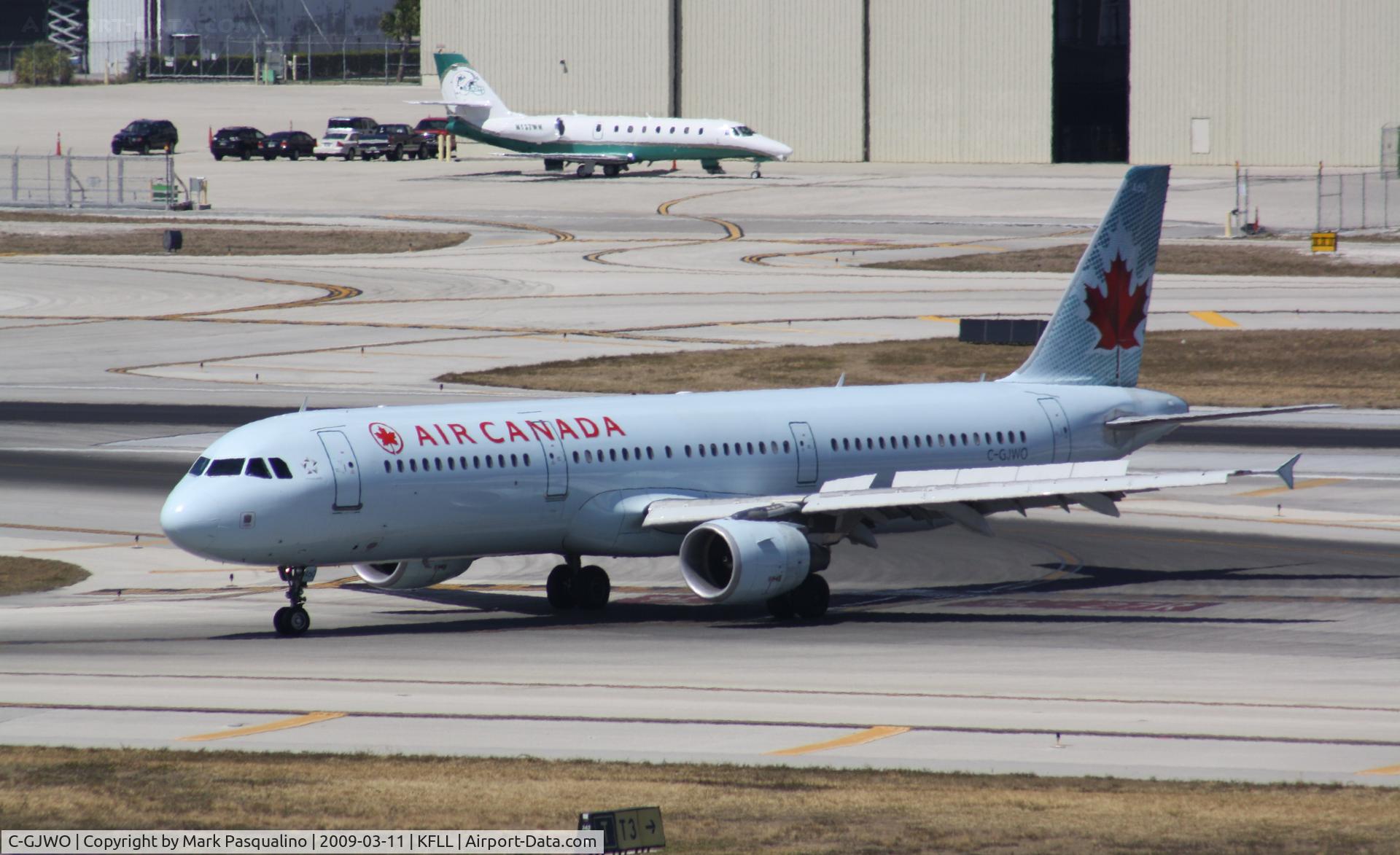C-GJWO, 2002 Airbus A321-211 C/N 1811, Airbus A321-200