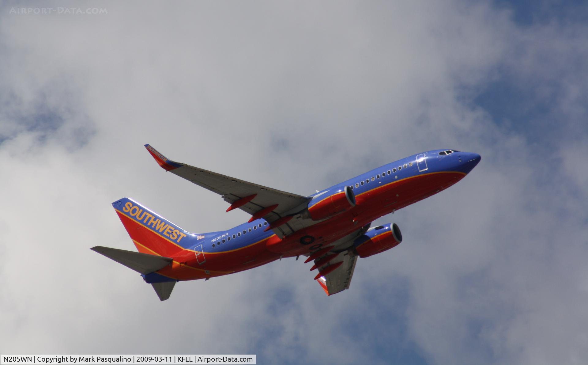 N205WN, 2005 Boeing 737-7H4 C/N 34010, Boeing 737-700